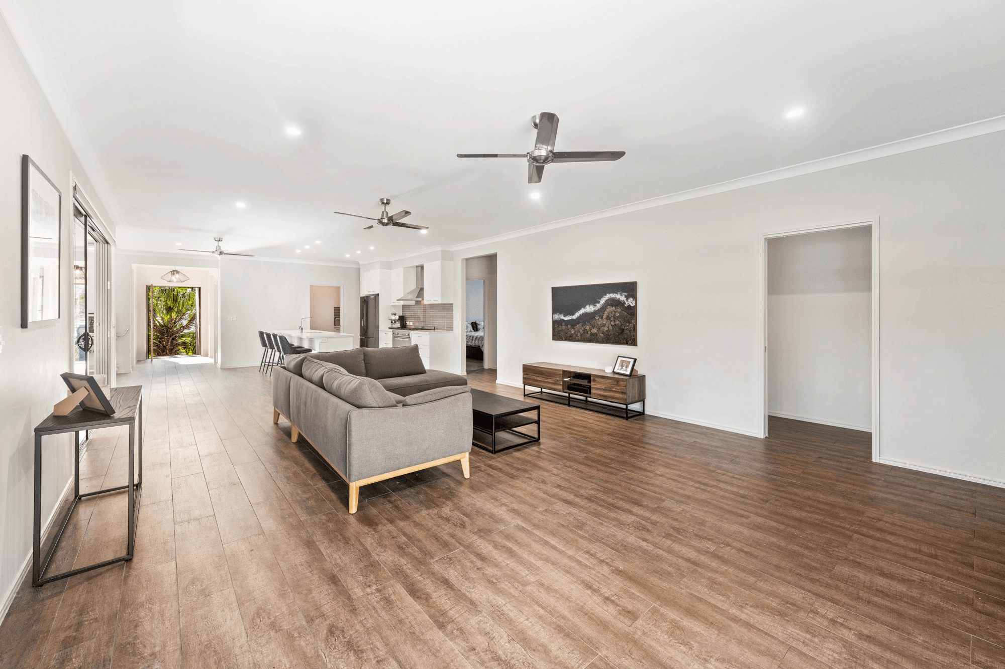 4 Elouera Close, LANDSBOROUGH, QLD 4550