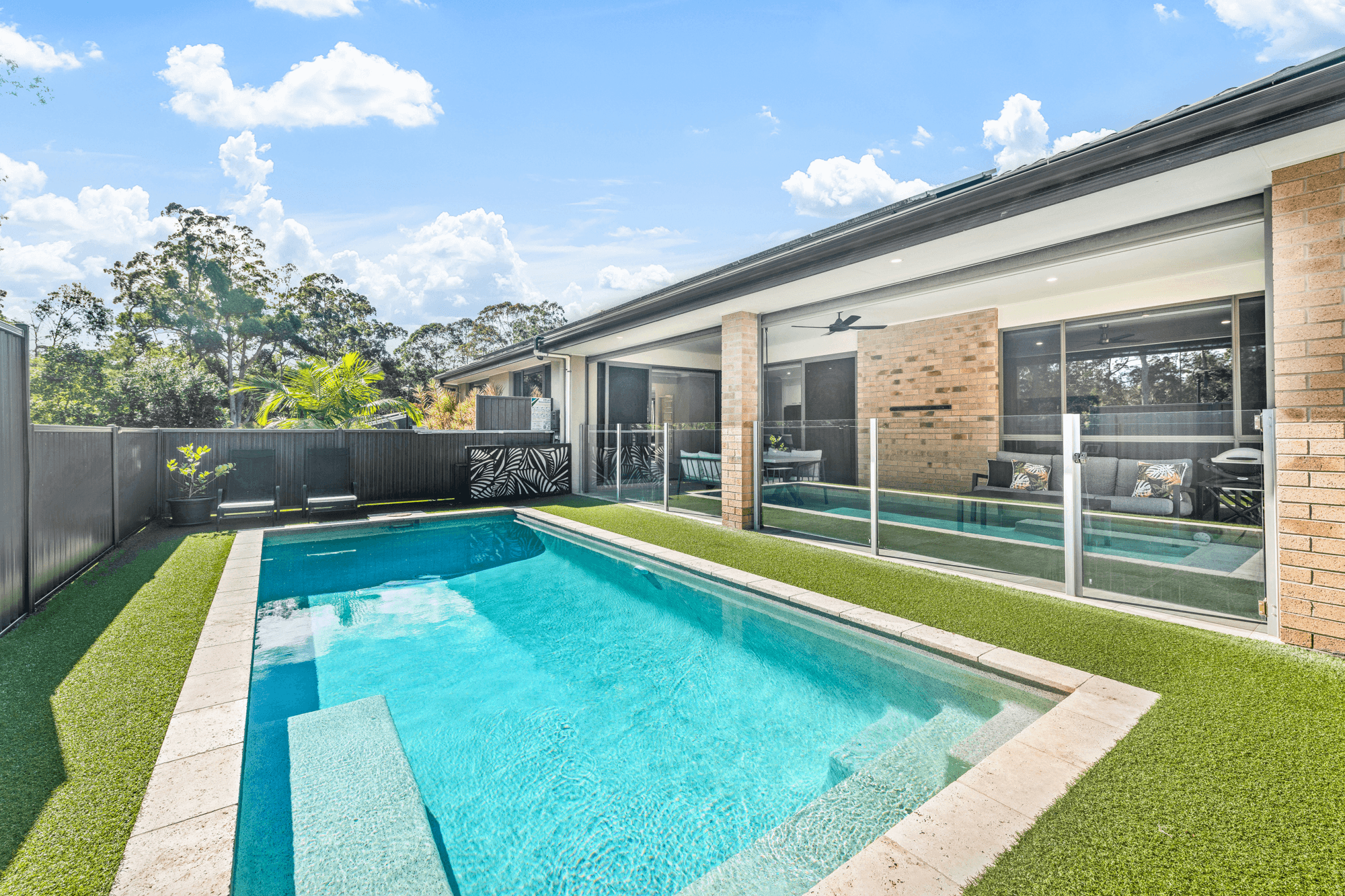 4 Elouera Close, LANDSBOROUGH, QLD 4550