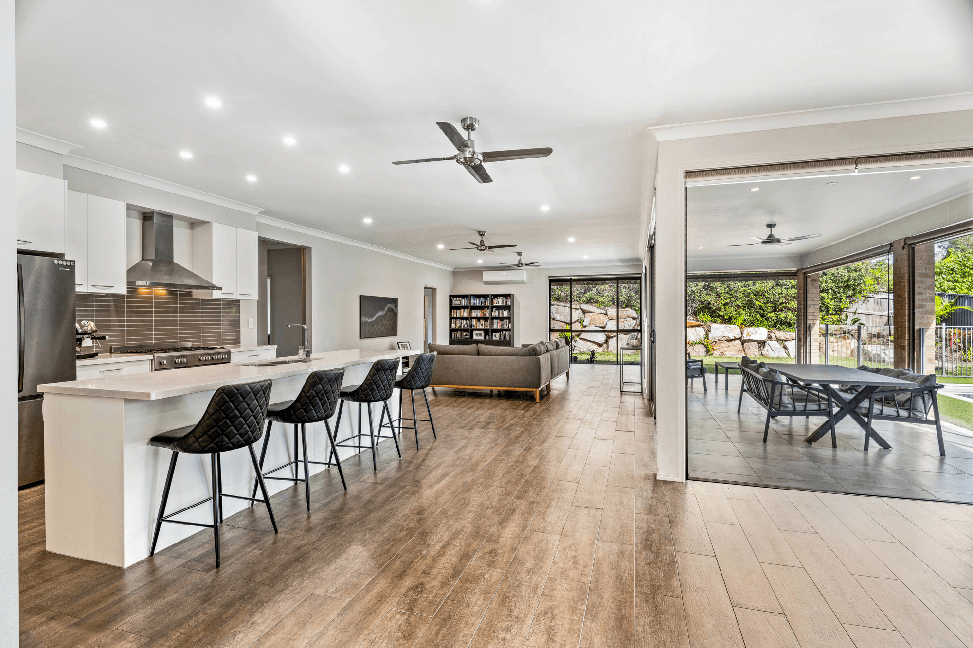 4 Elouera Close, LANDSBOROUGH, QLD 4550