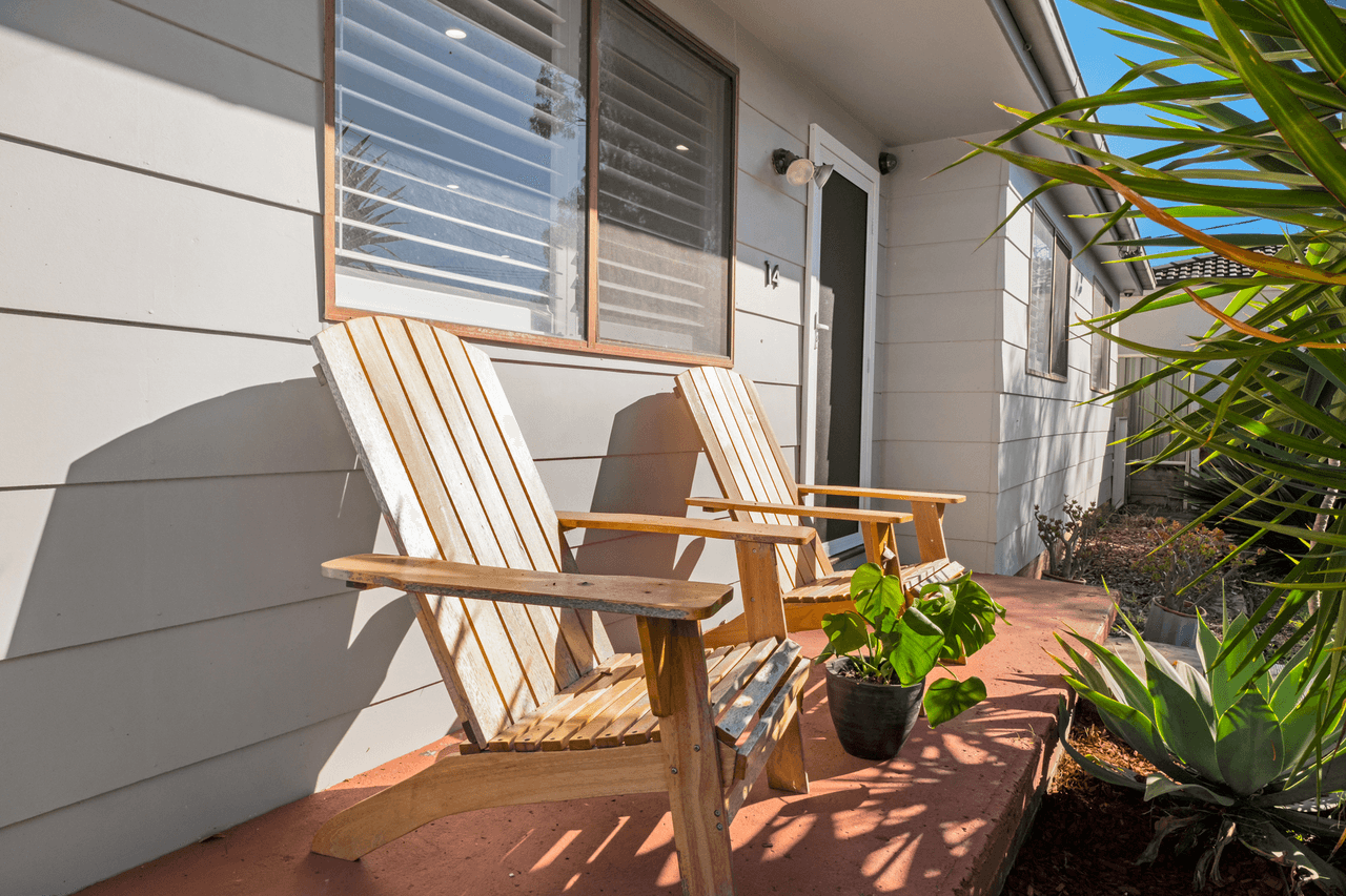 14 Scullin Place, BERKELEY VALE, NSW 2261