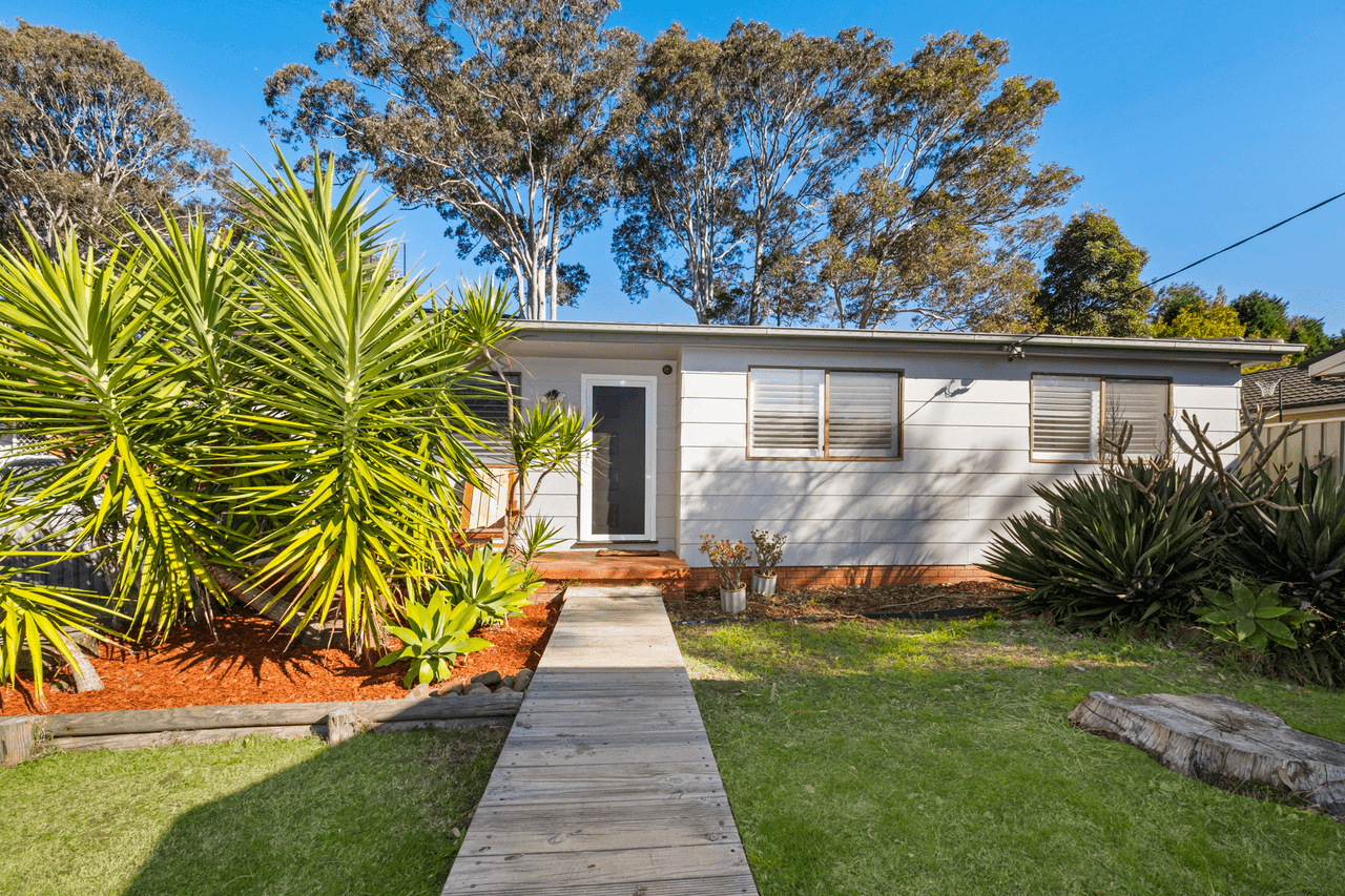 14 Scullin Place, BERKELEY VALE, NSW 2261