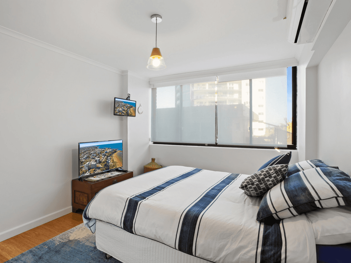 1/51 Marine Parade, REDCLIFFE, QLD 4020
