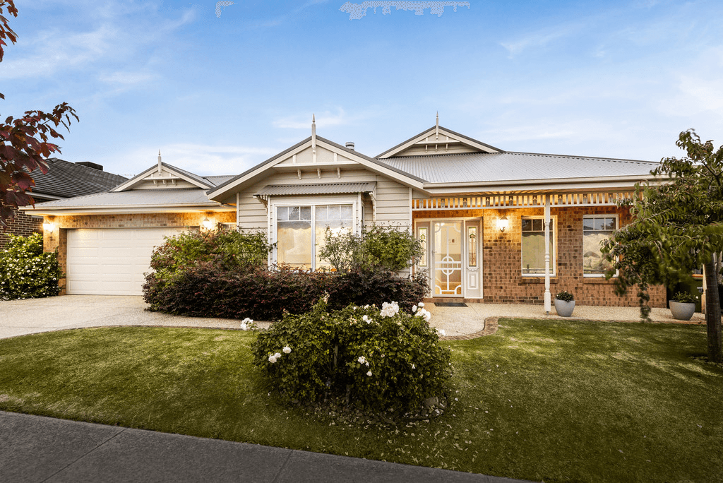 18 Rose Garden Avenue, OFFICER, VIC 3809