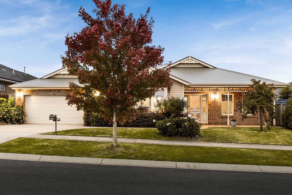 18 Rose Garden Avenue, OFFICER, VIC 3809