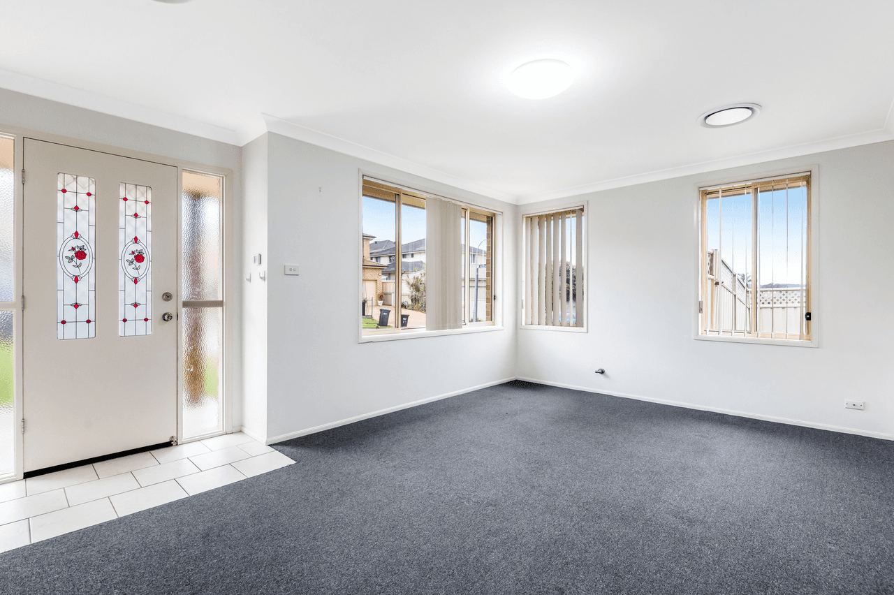 92 Carmichael Drive, WEST HOXTON, NSW 2171