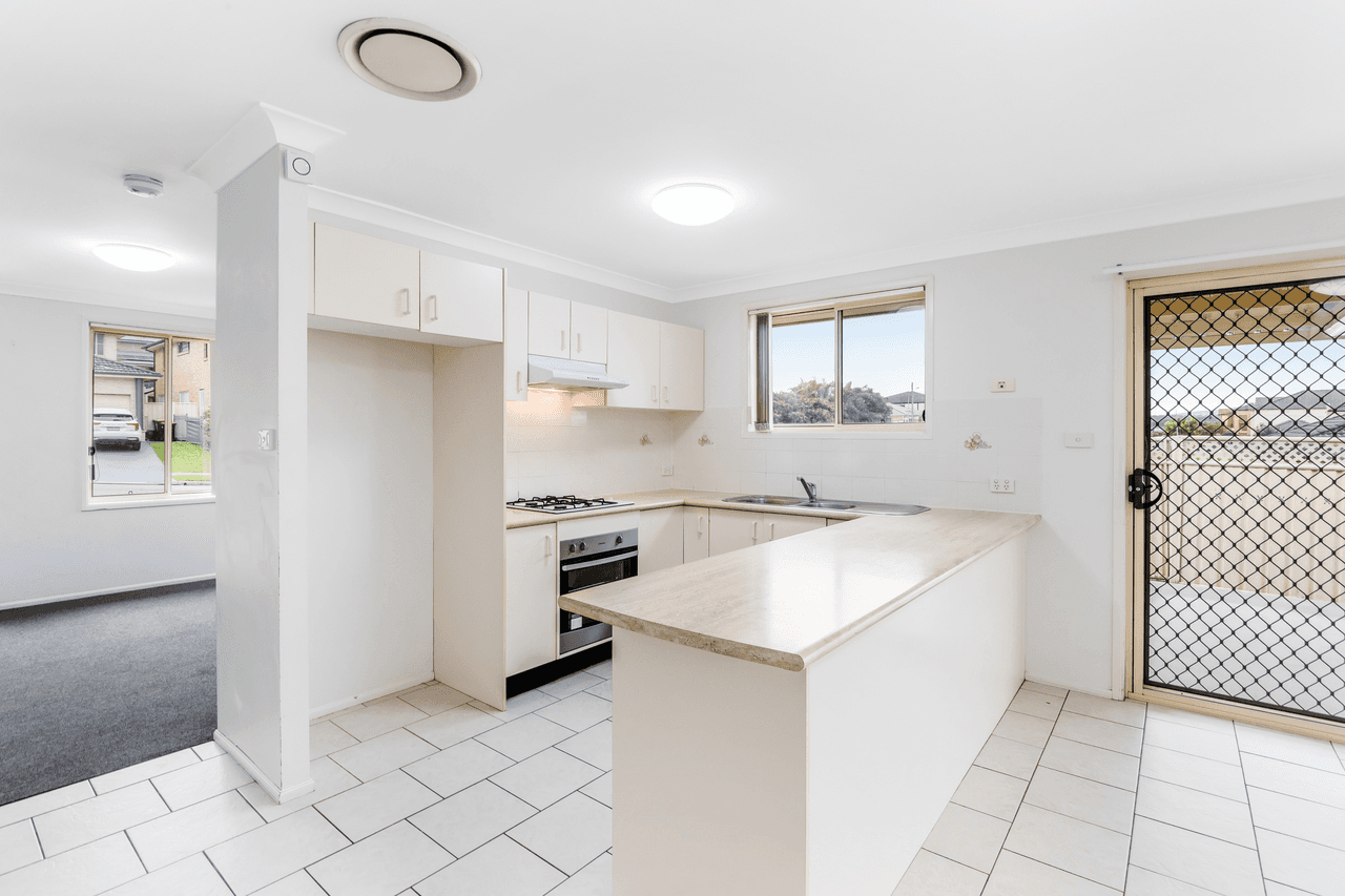 92 Carmichael Drive, WEST HOXTON, NSW 2171