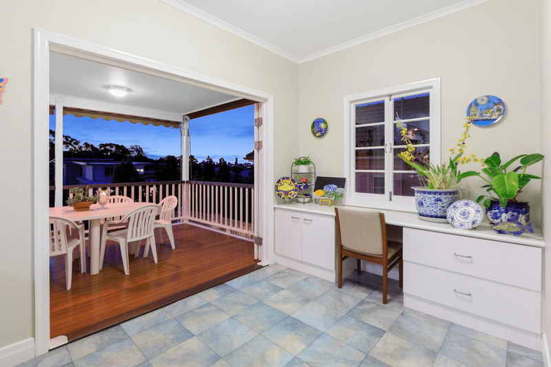 9 Meteor Street, COORPAROO, QLD 4151