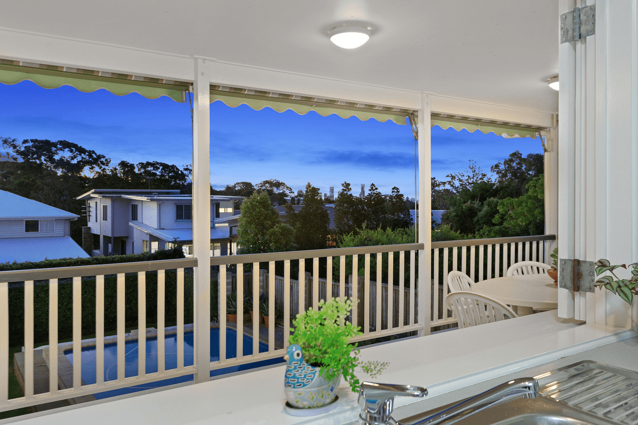 9 Meteor Street, COORPAROO, QLD 4151