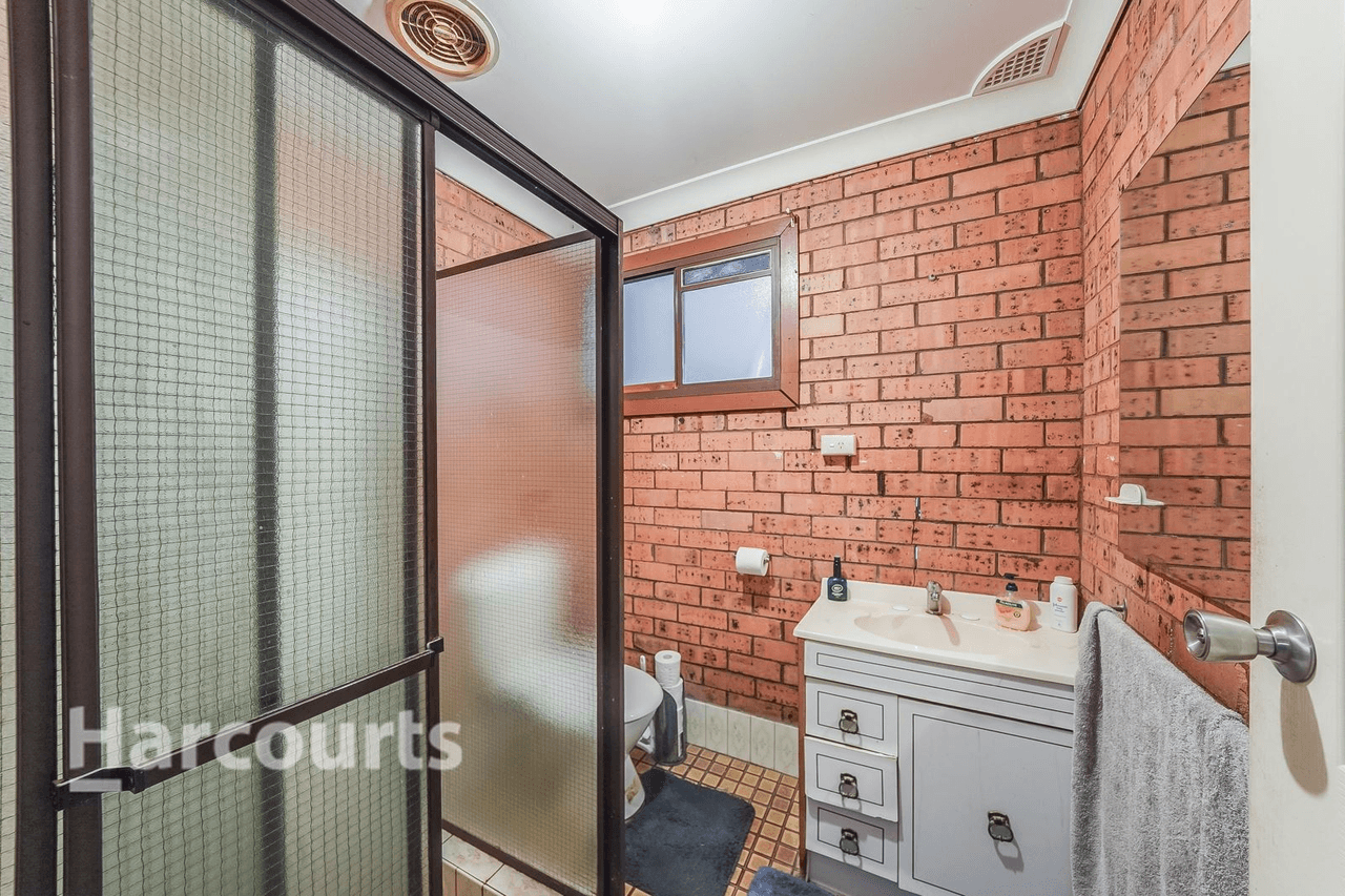 128 Waminda Avenue, Campbelltown, NSW 2560