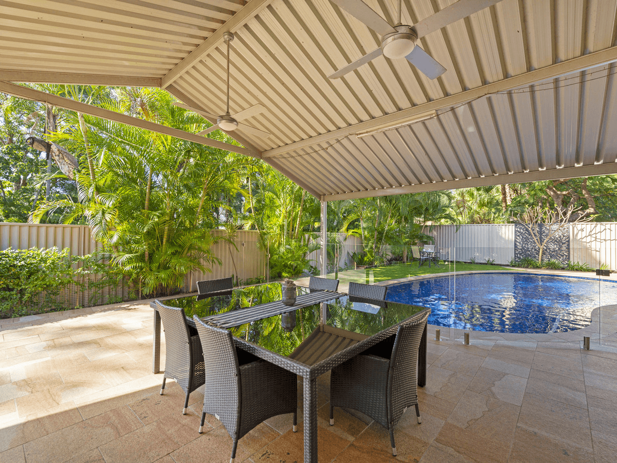 40 Latrobe Avenue, HELENSVALE, QLD 4212