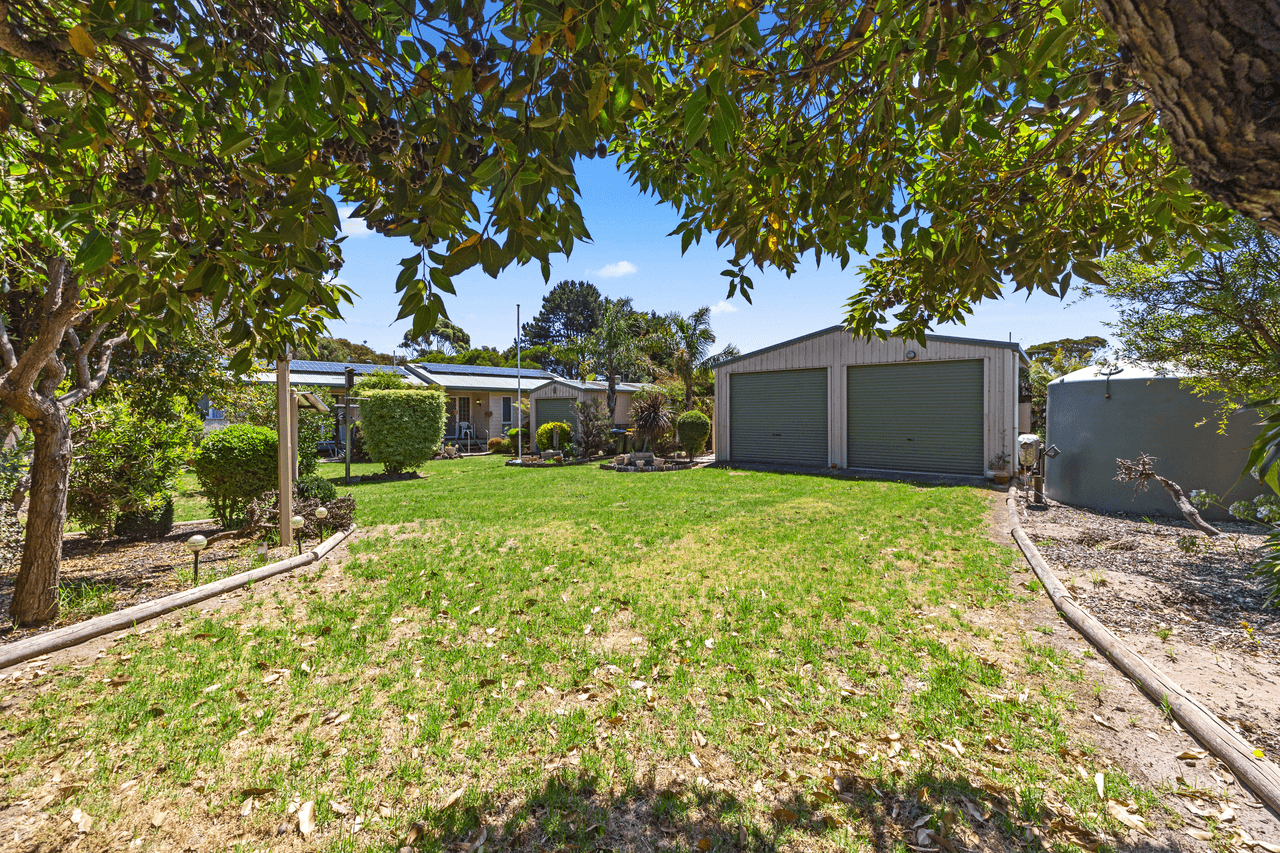 33-35 Landscape Drive, VENUS BAY, VIC 3956