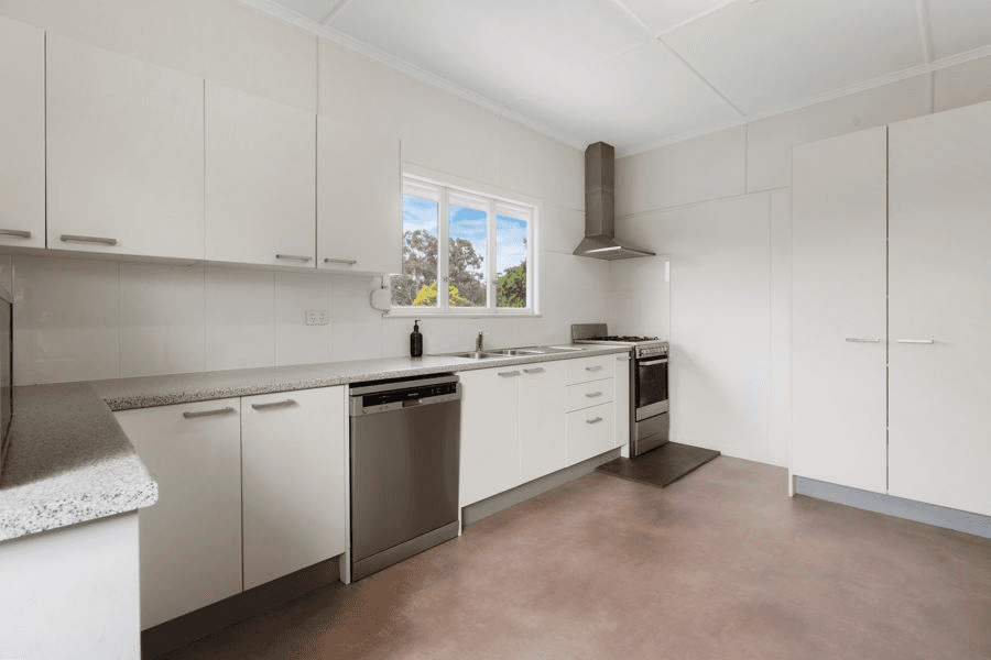 24  Queensthorpe St, TARRAGINDI, QLD 4121