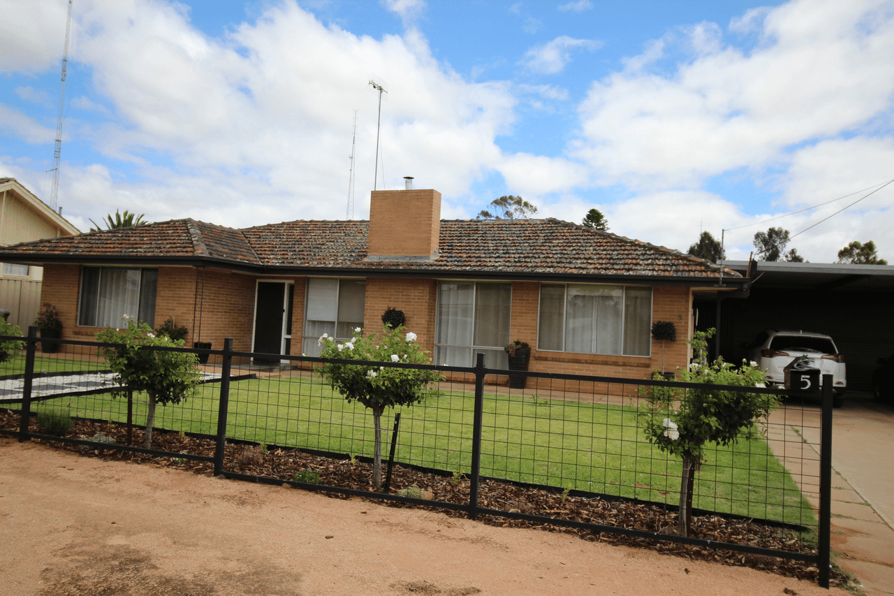 5 Miller Street, WAIKERIE, SA 5330