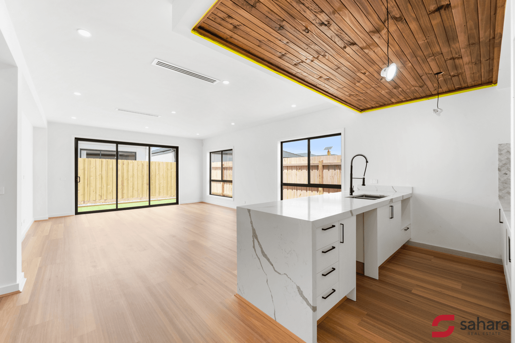 62 Charleston Road, DEANSIDE, VIC 3336