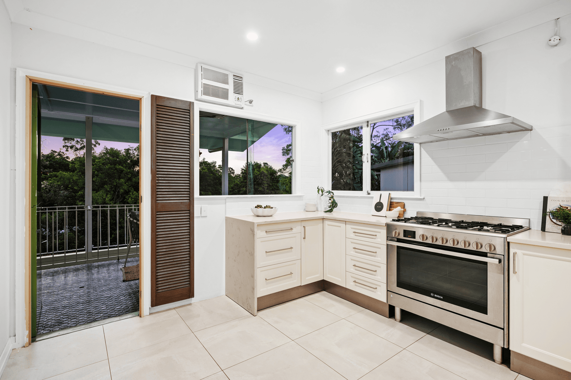 19 Ulric Street, INDOOROOPILLY, QLD 4068