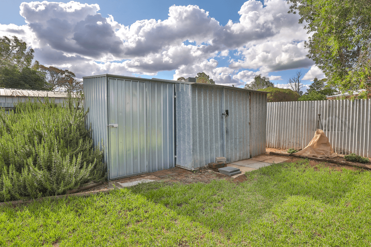 24 Murray Avenue, Red Cliffs, VIC 3496