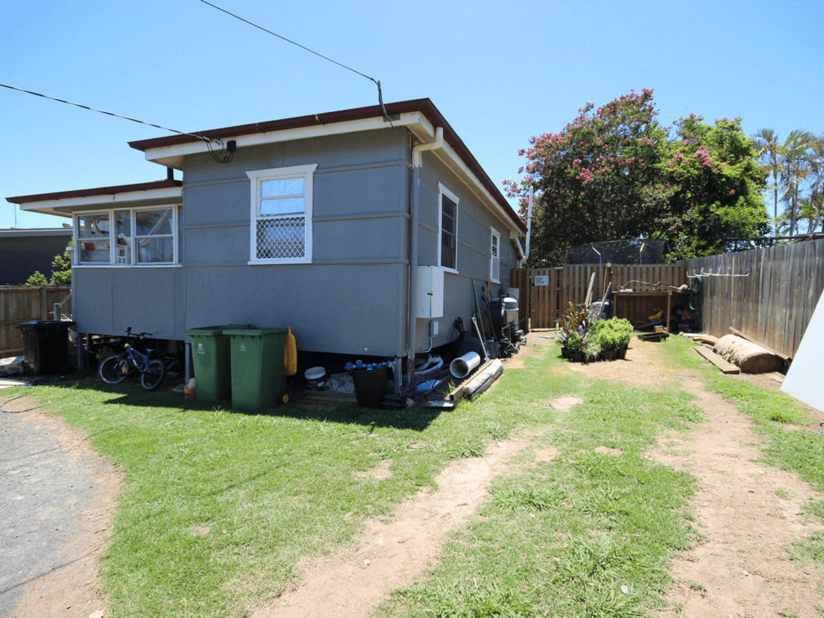2 Lower McCormack Street, Bundamba, QLD 4304