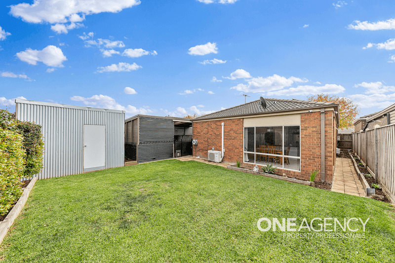 37 Tyrone Avenue, PAKENHAM, VIC 3810