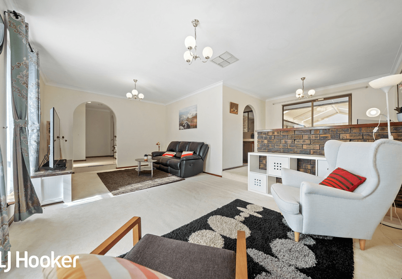 6 Rae Place, LEEMING, WA 6149