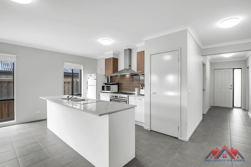 7 Aramon Way, BERWICK, VIC 3806