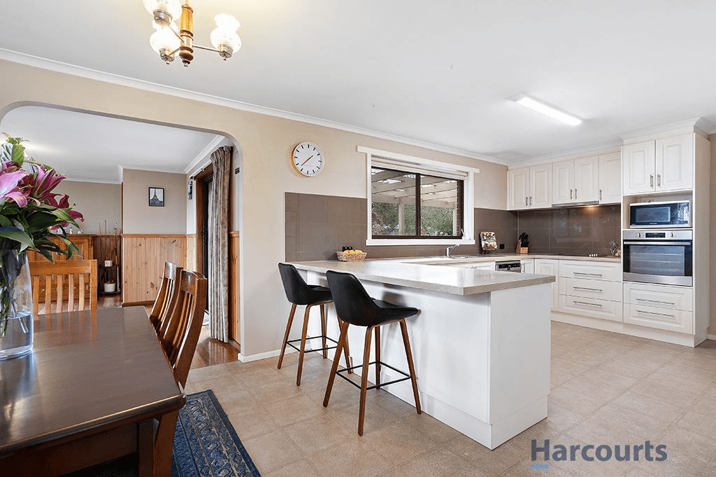 125 Vaggs Road, Ross Creek, VIC 3351