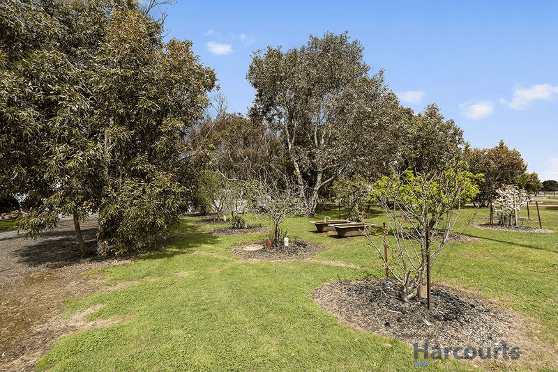 125 Vaggs Road, Ross Creek, VIC 3351