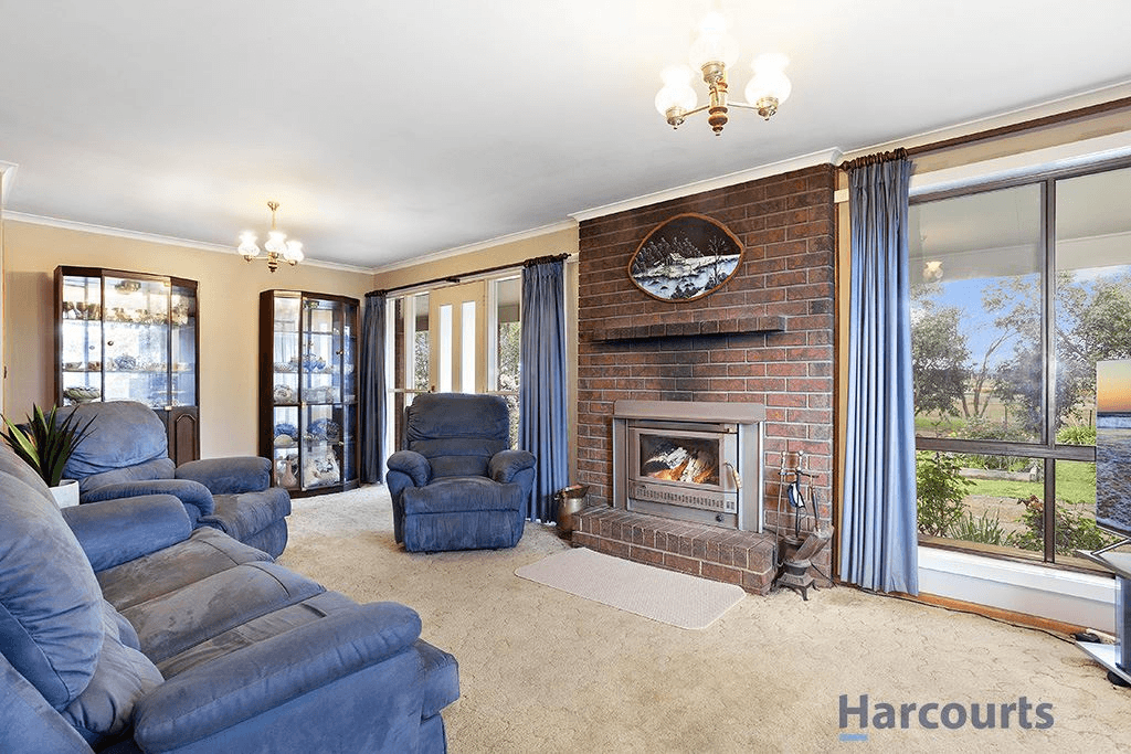 125 Vaggs Road, Ross Creek, VIC 3351