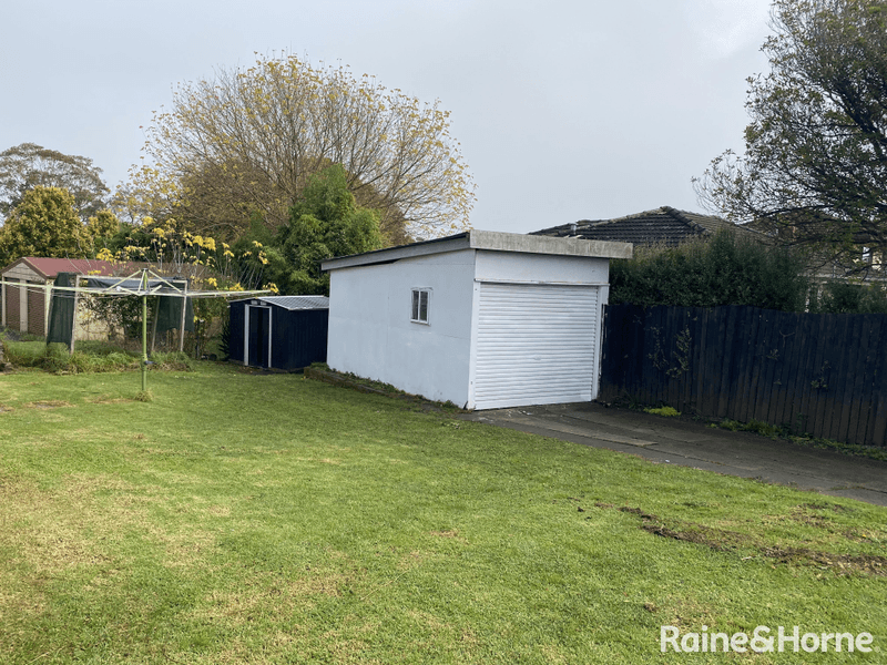 11 Yarrawa Road, MOSS VALE, NSW 2577