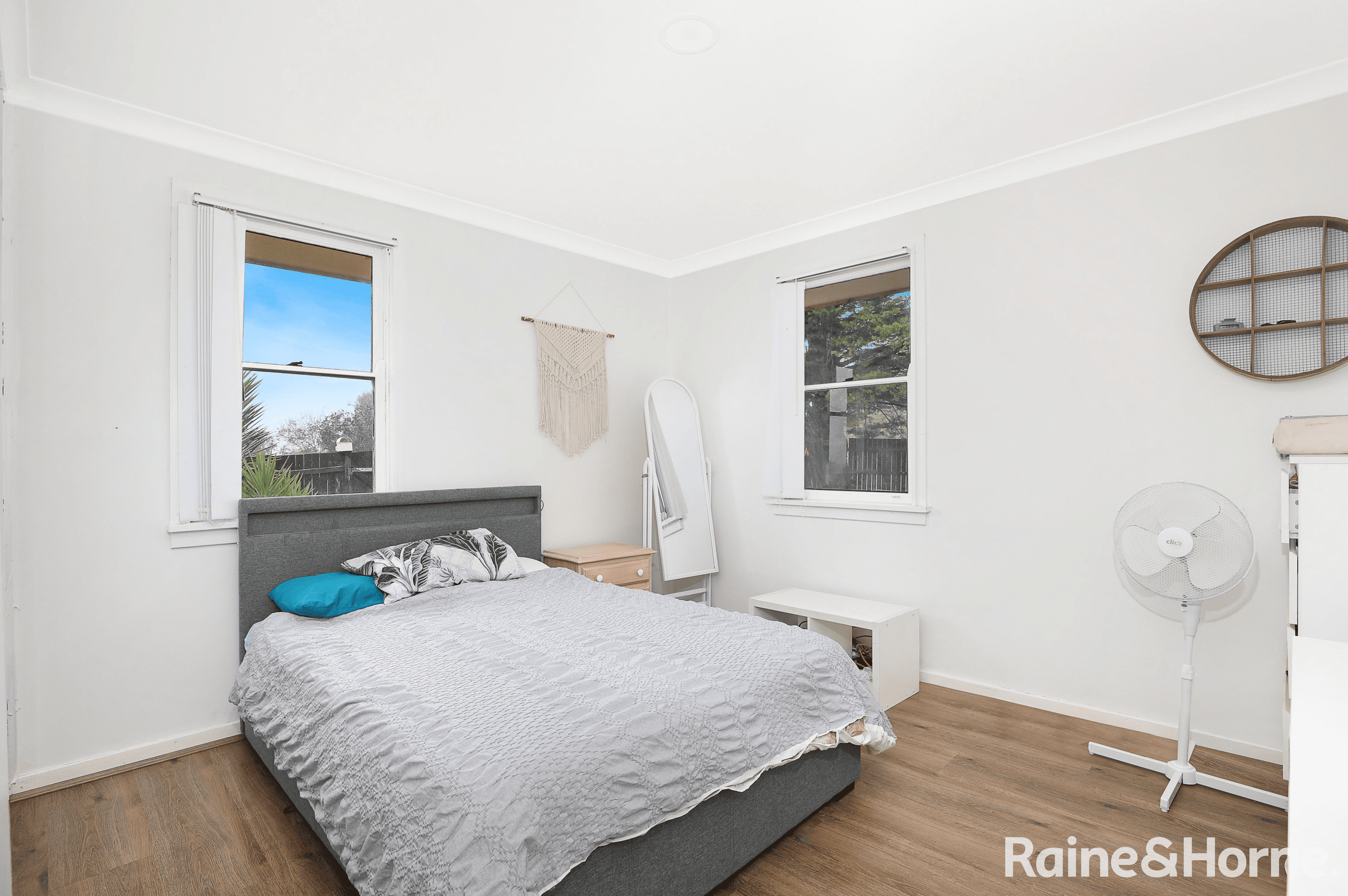 11 Yarrawa Road, MOSS VALE, NSW 2577