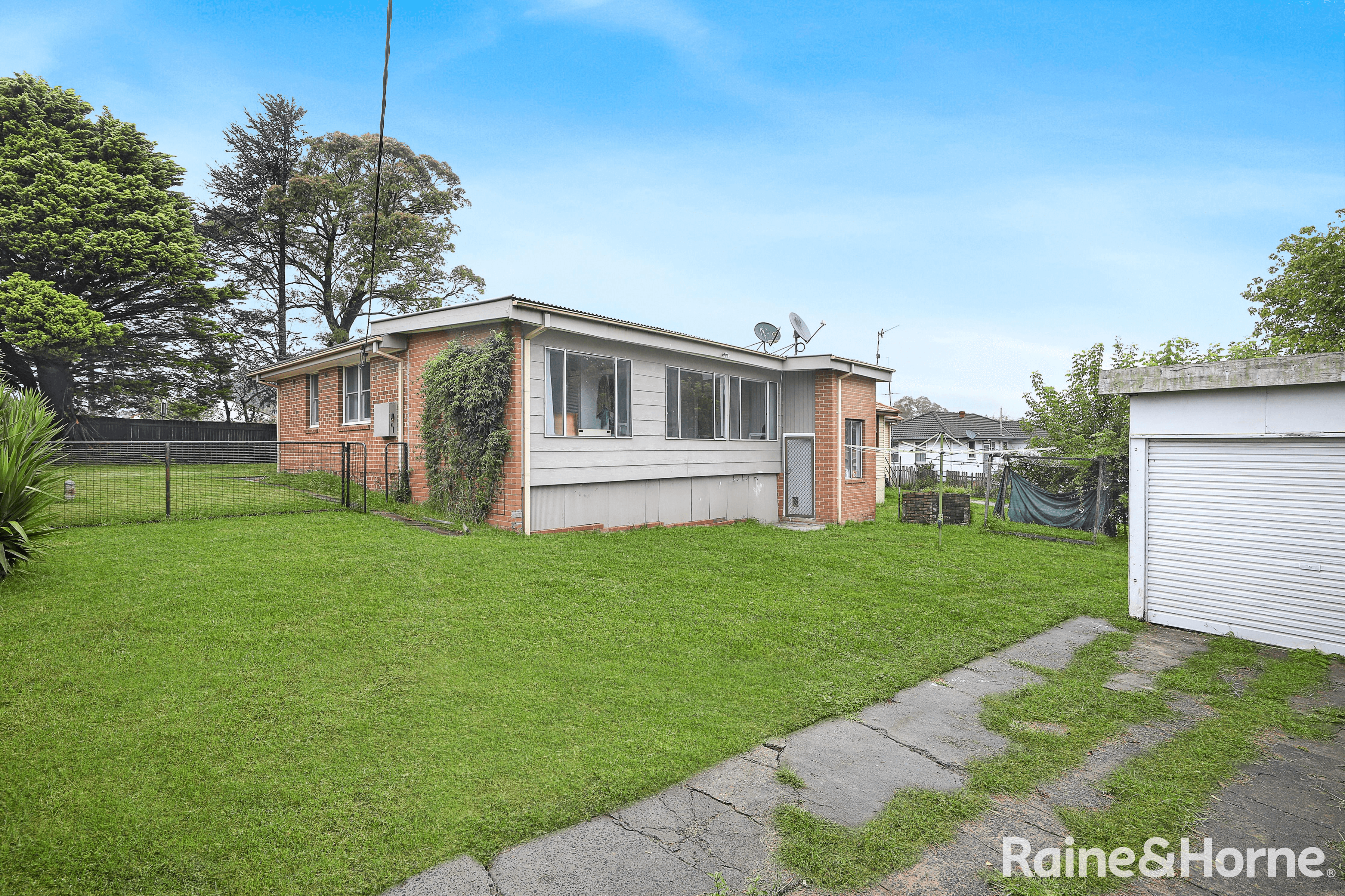 11 Yarrawa Road, MOSS VALE, NSW 2577