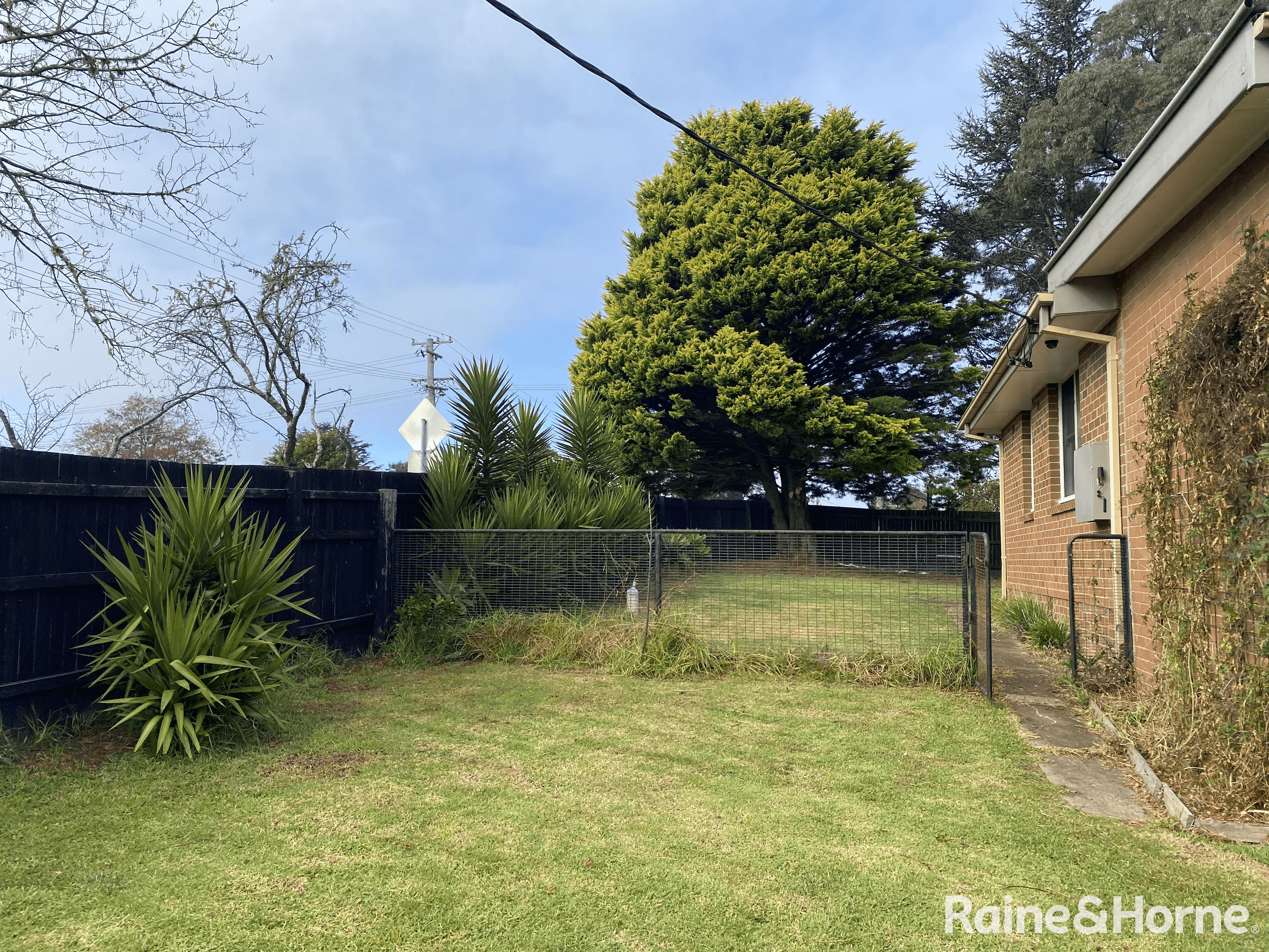 11 Yarrawa Road, MOSS VALE, NSW 2577