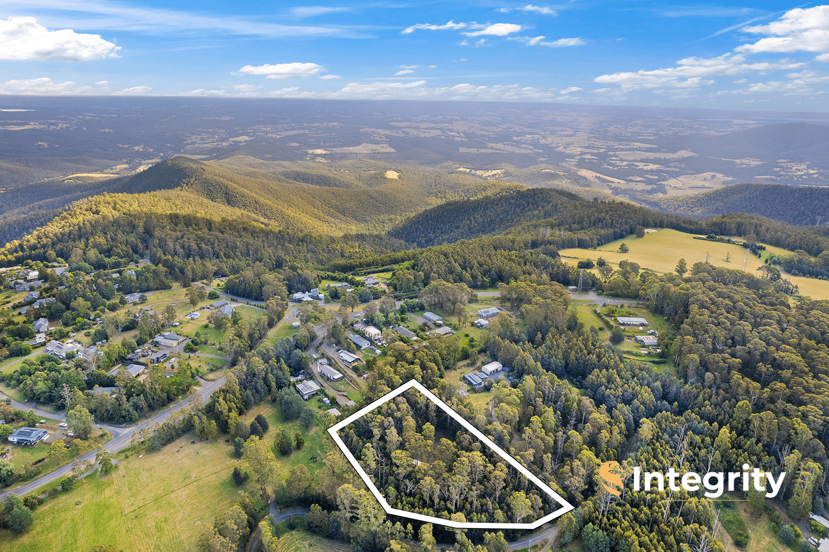 111 Deviation Road, Kinglake Central, VIC 3757