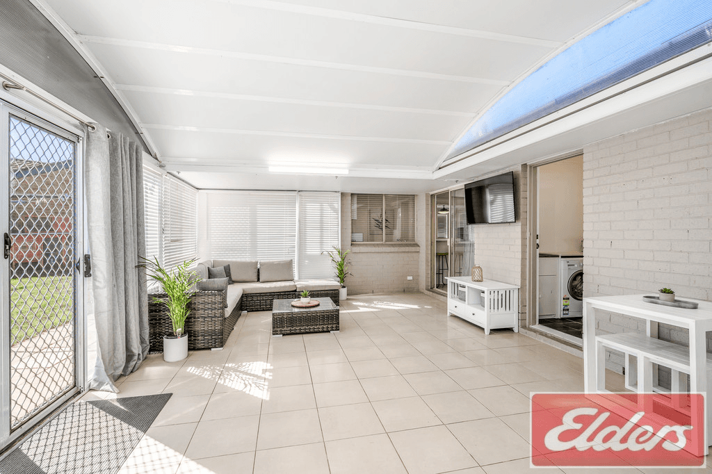 24 Woodi Close, GLENMORE PARK, NSW 2745