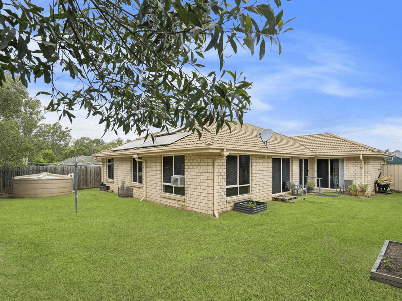 4 Goldenwood Cres, FERNVALE, QLD 4306