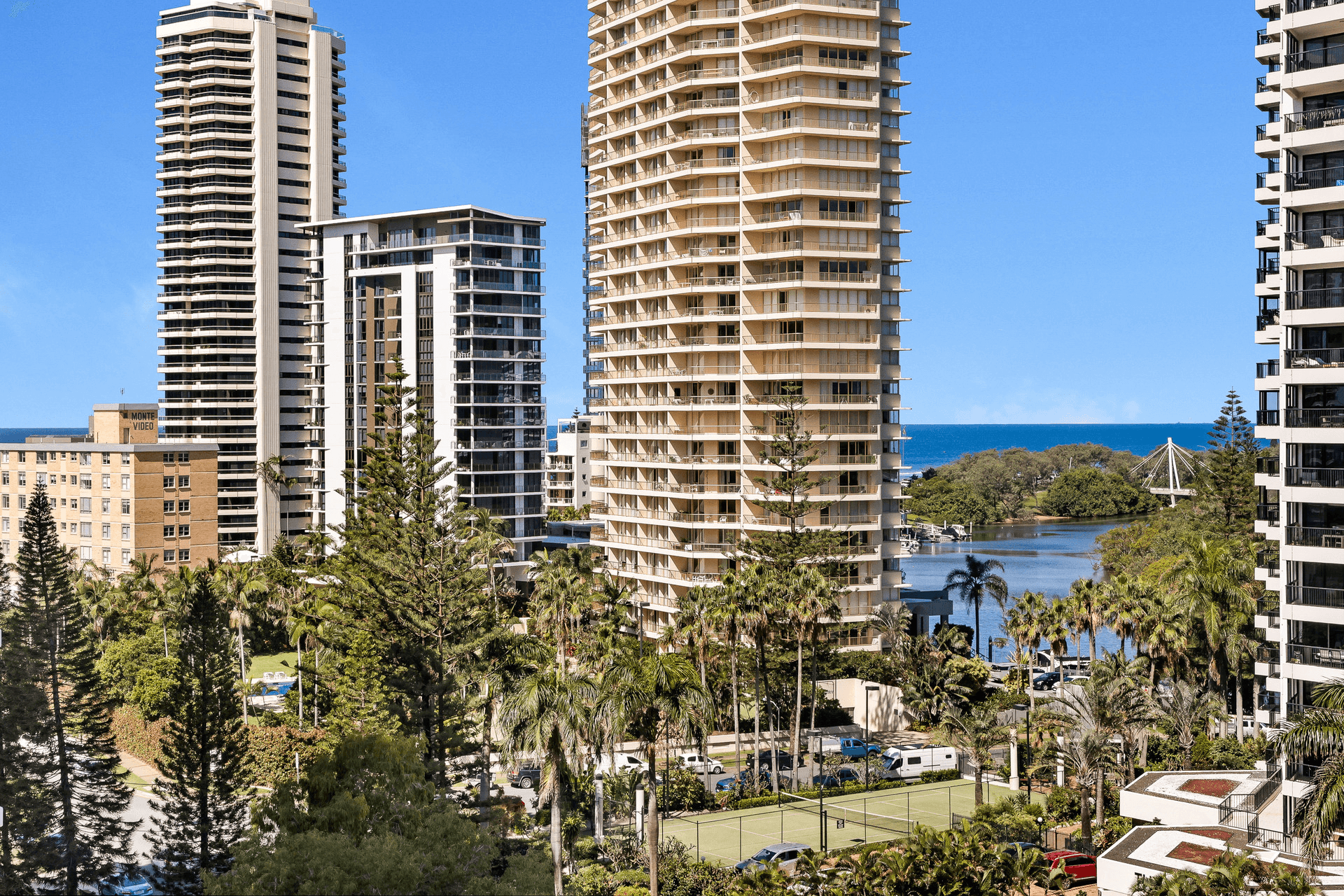 19/20 Cronin Avenue, Main Beach, QLD 4217