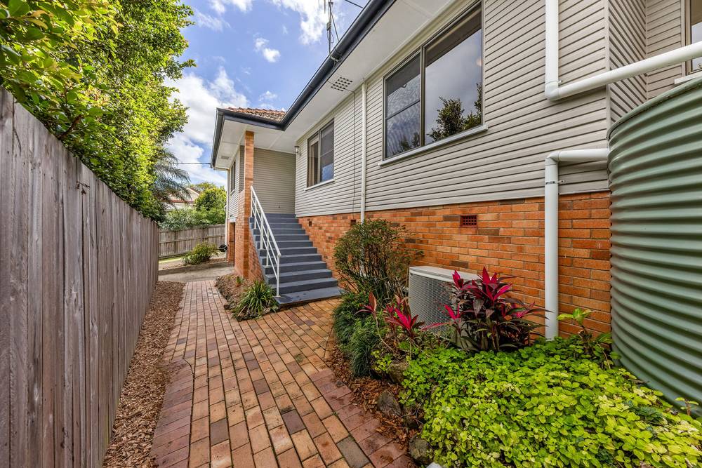 37 Oxleigh Crescent, Nambour, QLD 4560