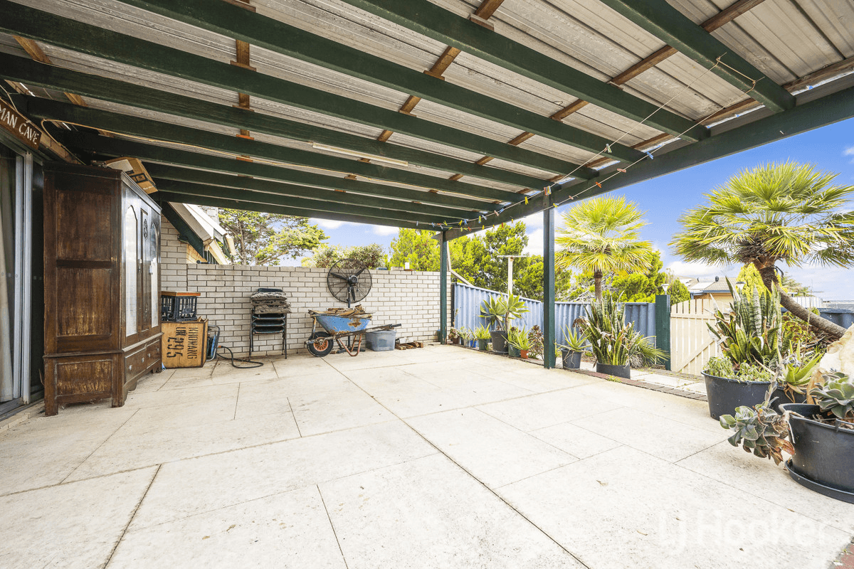 61 Moorpark Avenue, YANCHEP, WA 6035