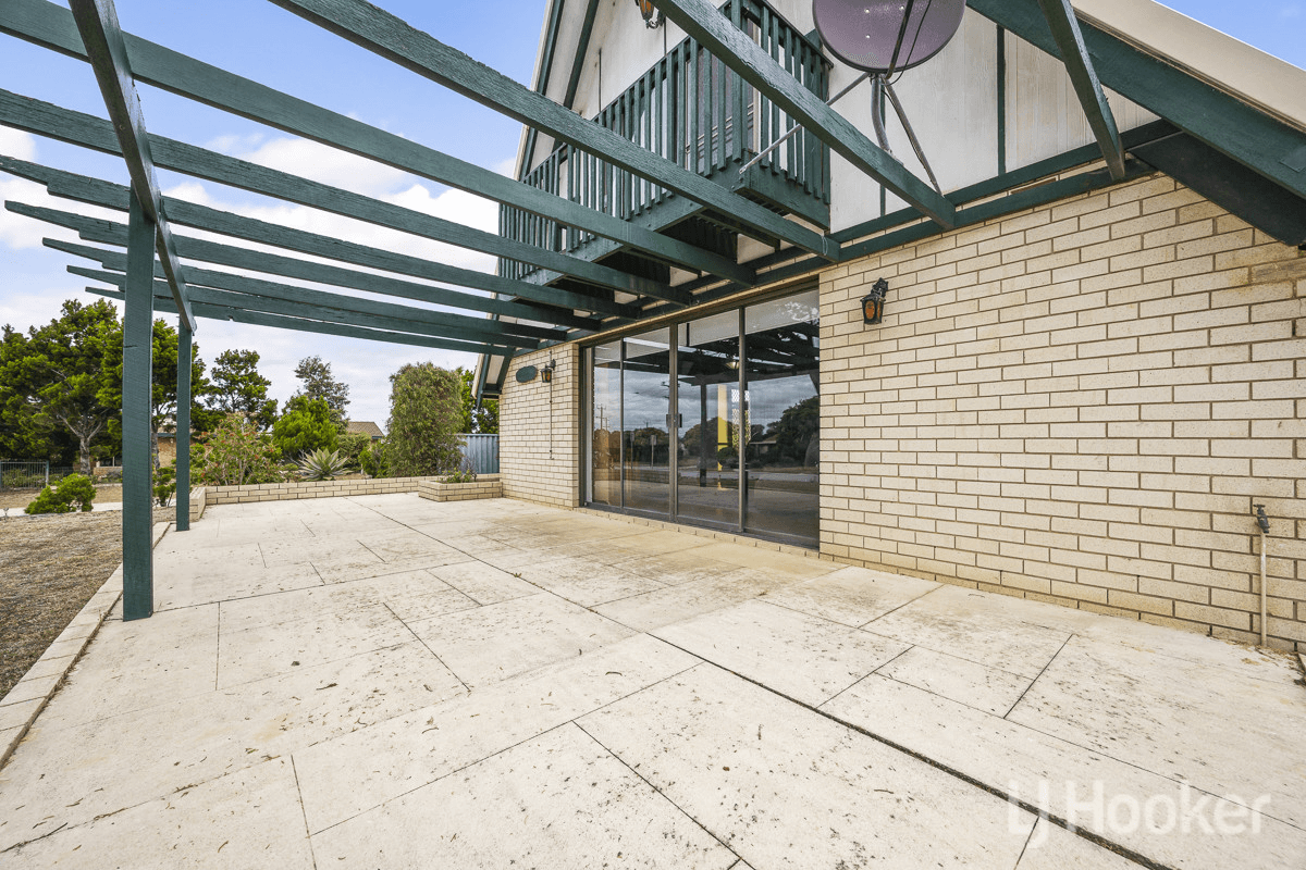 61 Moorpark Avenue, YANCHEP, WA 6035