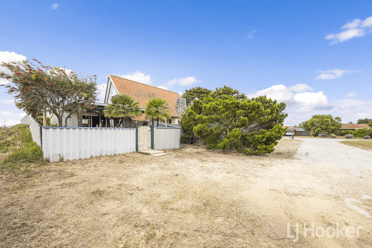 61 Moorpark Avenue, YANCHEP, WA 6035