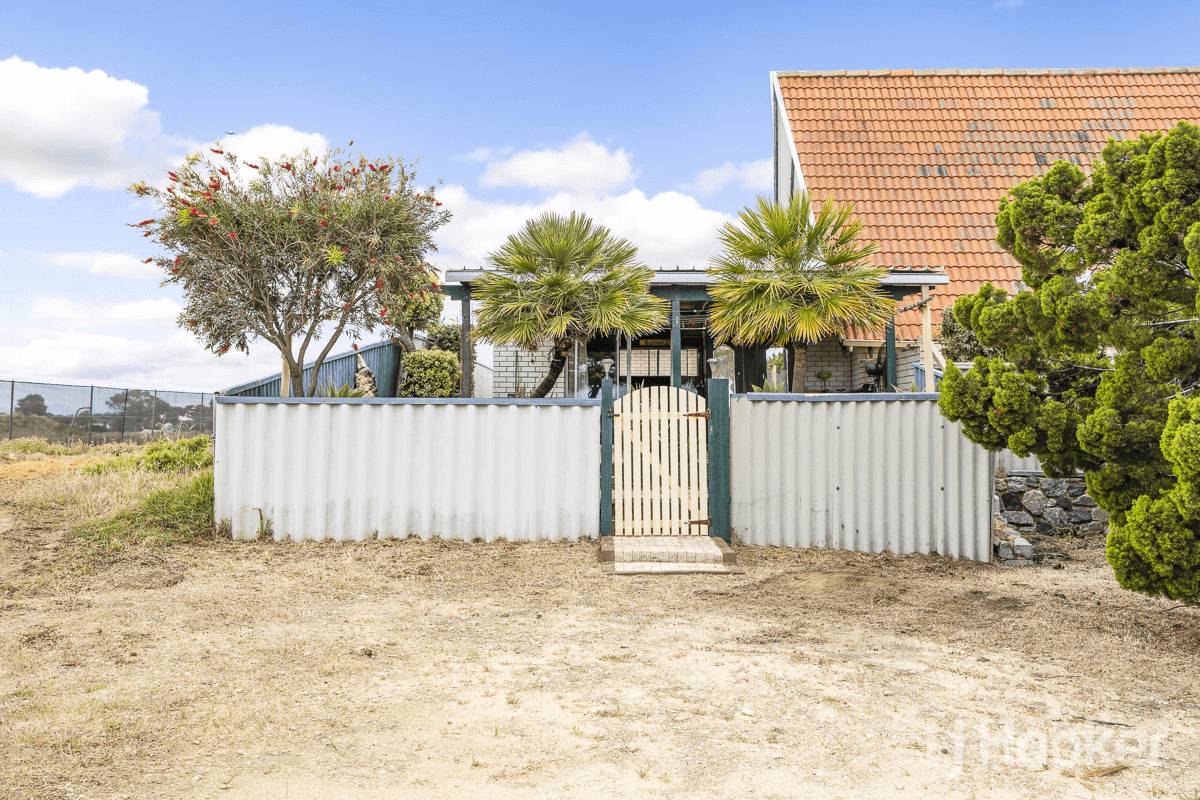 61 Moorpark Avenue, YANCHEP, WA 6035