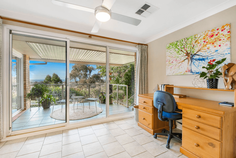 25 Hillside Drive, BERKELEY VALE, NSW 2261