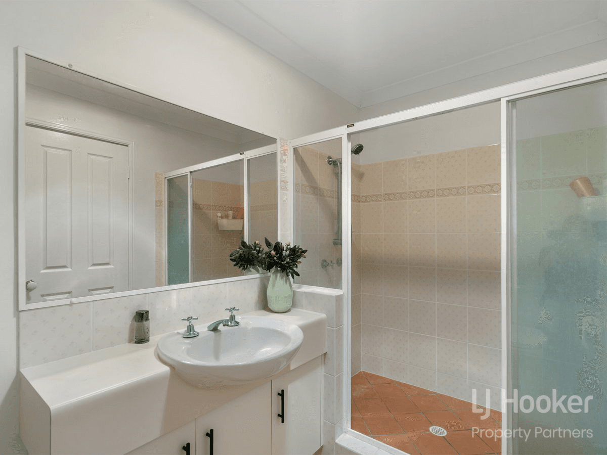 8/121 Golden Avenue, CALAMVALE, QLD 4116