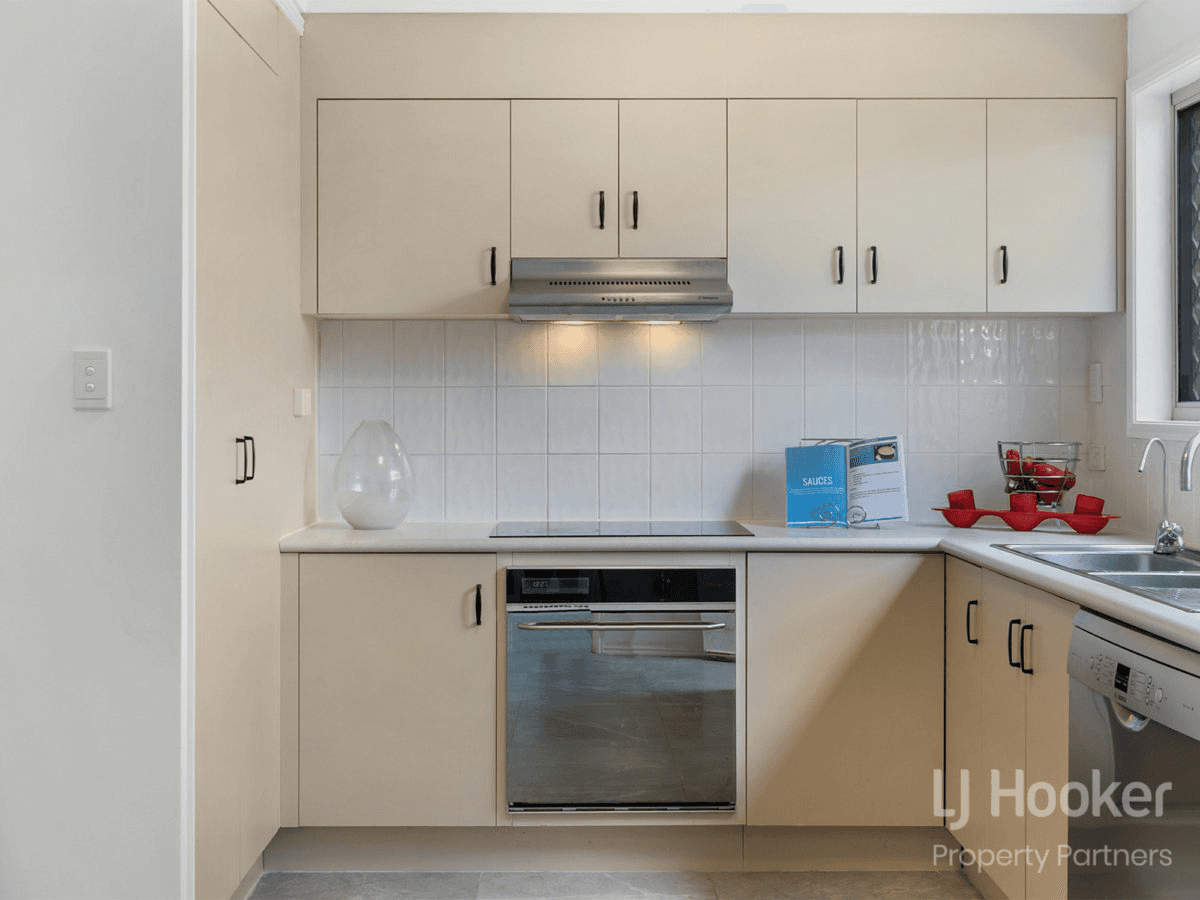 8/121 Golden Avenue, CALAMVALE, QLD 4116