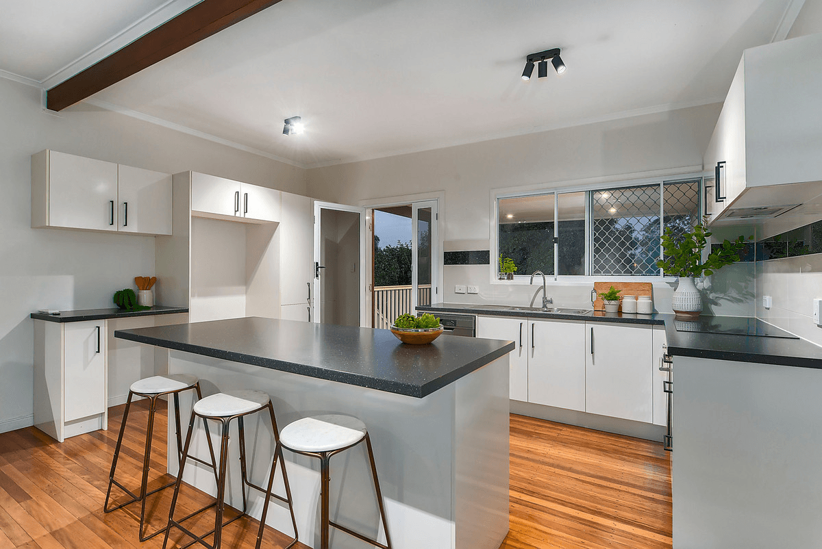 18 Askew Street, Tarragindi, QLD 4121