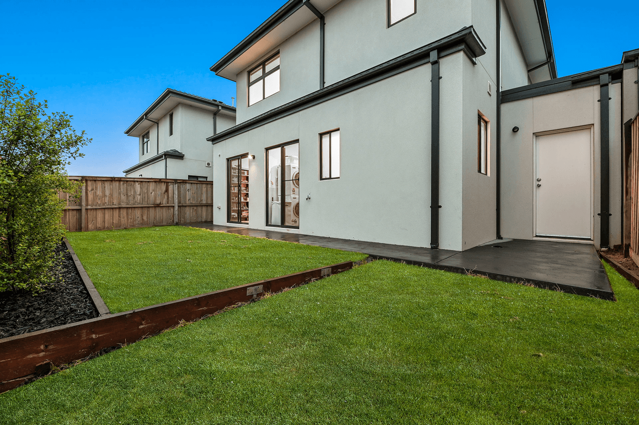 12 Fellowship Street, Clyde North, VIC 3978