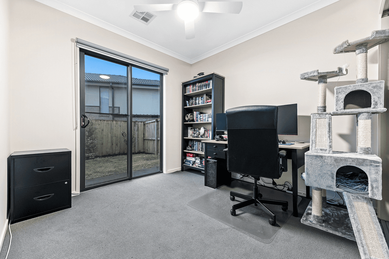 12 Fellowship Street, Clyde North, VIC 3978