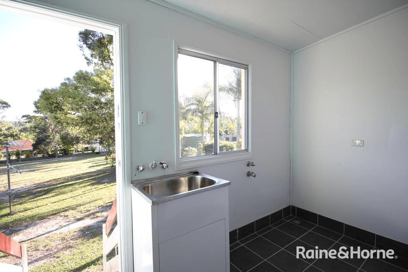 54 Bayside Road, COOLOOLA COVE, QLD 4580