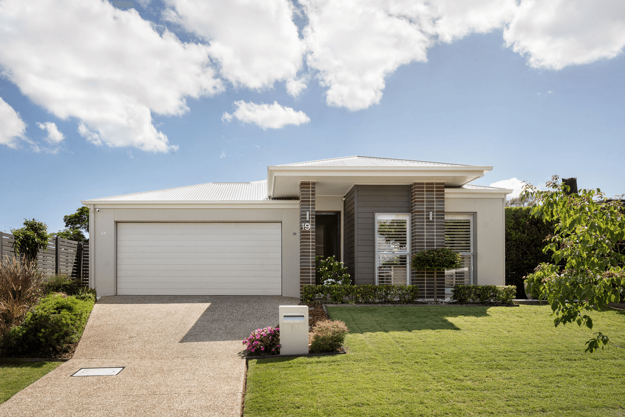 19 Meath Crescent, Nudgee, QLD 4014