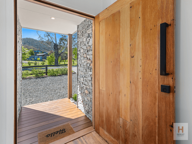 64 Jerrara Drive, East Jindabyne, NSW 2627