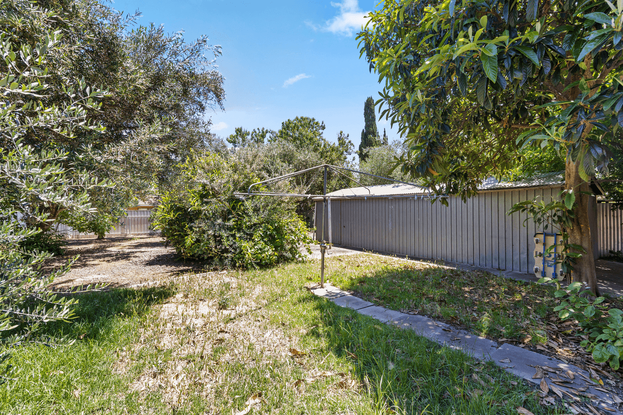 16 Tyringa Avenue, ROSTREVOR, SA 5073